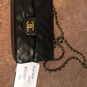 Chanel authentic, lambskin, medium/large